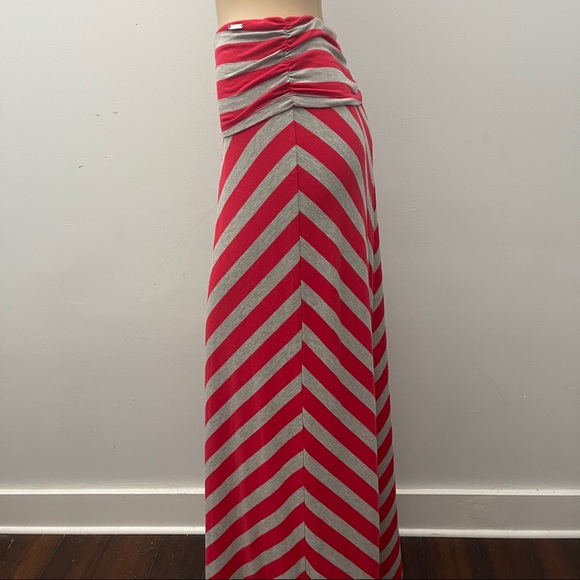 Guess Women’s Stripe Maxi Skirt Size Large - Picture 4 of 10